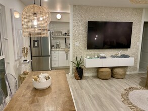 130 N Collier Blvd, Unit Southwind in Marco Island, FL - Foto de edificio - Building Photo