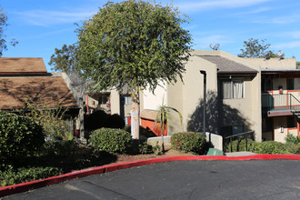 Summerwood Apartments in Fallbrook, CA - Building Photo - Building Photo