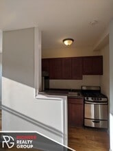 818 W Diversey Pky, Unit E in Chicago, IL - Building Photo - Building Photo