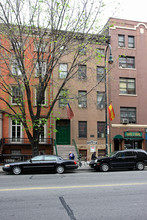 239 W 14th St in New York, NY - Building Photo - Building Photo