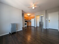 912 W Dakin St, Unit 312 in Chicago, IL - Building Photo - Building Photo