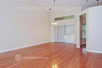 5547 Foxtail Ct in Wesley Chapel, FL - Foto de edificio - Building Photo