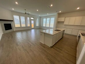 2532 Birchcrest Dr in Fort Worth, TX - Foto de edificio - Building Photo