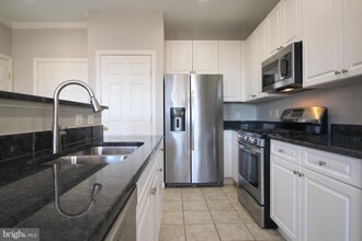 2651 Park Tower Dr in Vienna, VA - Building Photo - Building Photo