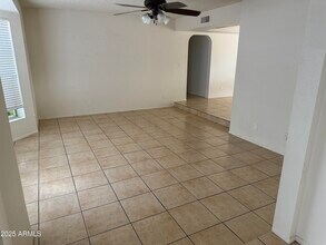 1019 E Rowlands Ln in Phoenix, AZ - Building Photo - Building Photo
