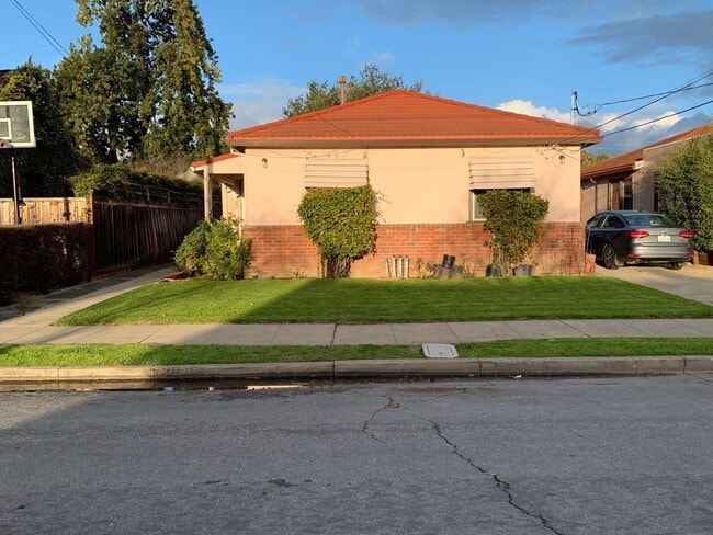 property at 630 N 16th St