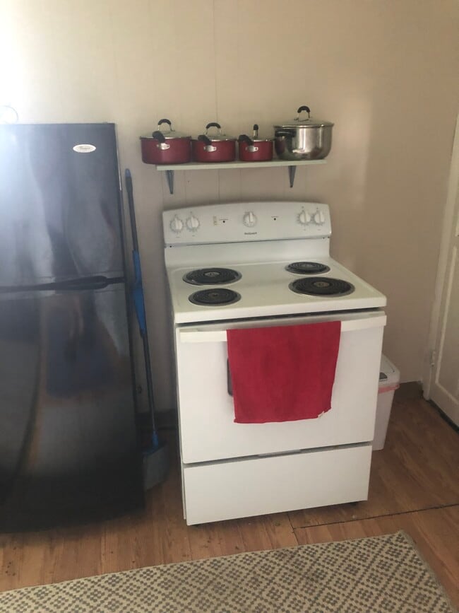 11 John St, Unit 11 John street back apt.3 in Oswego, NY - Building Photo - Building Photo