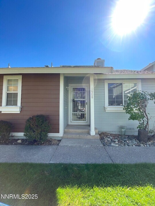 1908 E Minaret Cir in Reno, NV - Building Photo