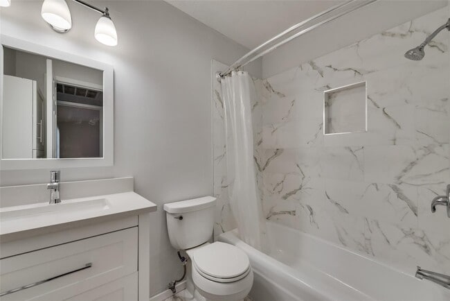 2627 Douglas Ave in Dallas, TX - Building Photo - Building Photo