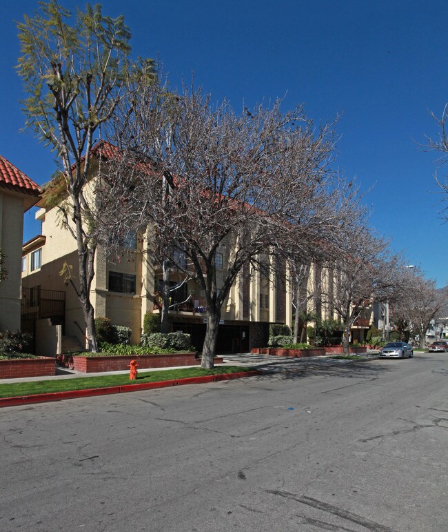 245 West Tujunga