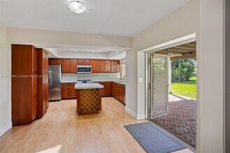 8340 SW 83rd St in Miami, FL - Building Photo - Building Photo