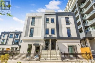 16 Greenbriar Rd in Toronto, ON - Building Photo