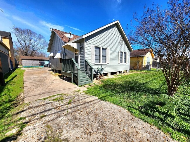 6903 Palestine St in Houston, TX - Building Photo - Building Photo