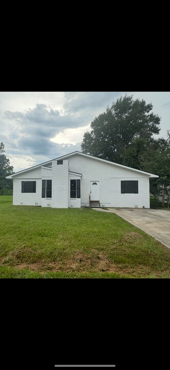 119 La Rue Rouge in Scott, LA - Building Photo