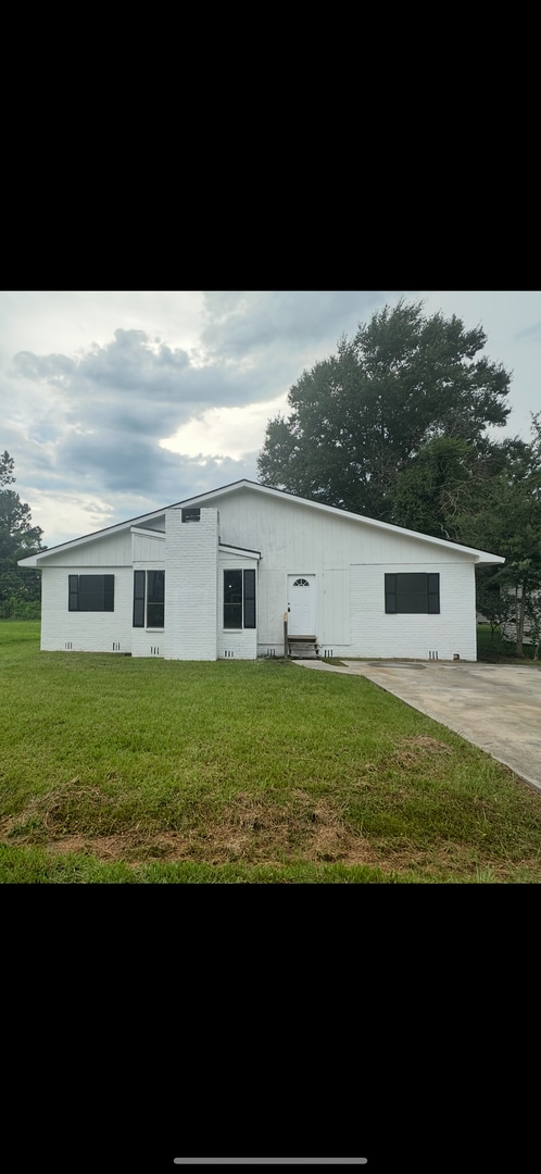 property at 119 La Rue Rouge