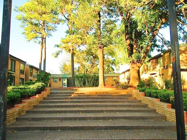 property at 3629 N MacGregor Way