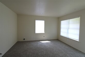 104 Prewitt Ln in West Columbia, TX - Building Photo - Building Photo