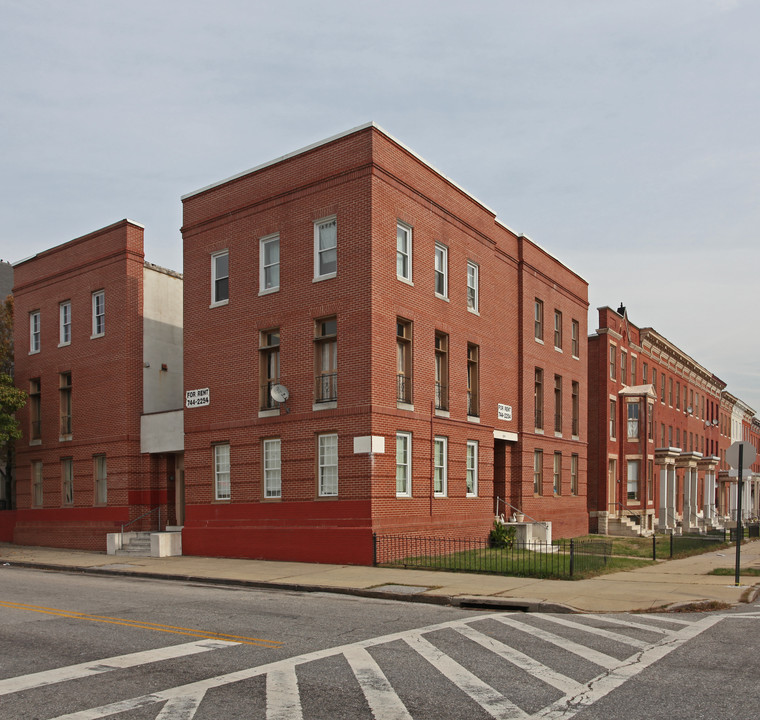 1524 W Lexington St in Baltimore, MD - Building Photo