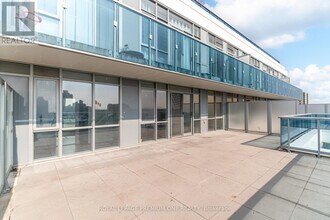 9471 Yonge St in Richmond Hill, ON - Building Photo - Building Photo