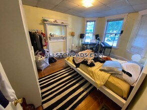63 Easton St in Boston, MA - Building Photo - Building Photo