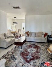 9901 Independence Ave in Los Angeles, CA - Building Photo - Building Photo