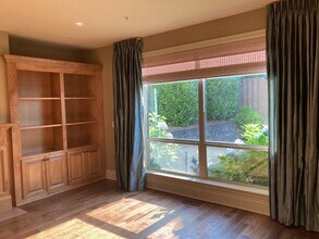 5592 NW 134th Ave in Portland, OR - Building Photo - Building Photo