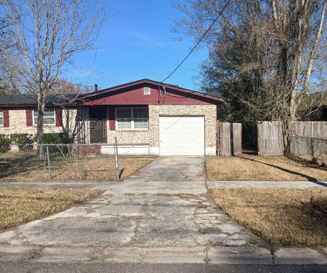 7471 John F Kennedy Dr W in Jacksonville, FL - Building Photo - Building Photo