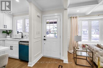 265 Gibbons St in Oshawa, ON - Building Photo - Building Photo