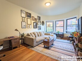 1471 Beacon St, Unit 3 Apartments