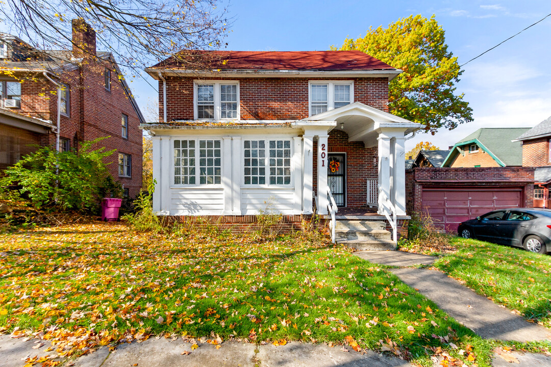 201 Western Ave in Mansfield, OH - Building Photo