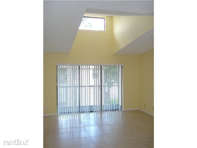 209 Foxtail Dr-Unit -Apt G3 in Greenacres, FL - Foto de edificio - Building Photo