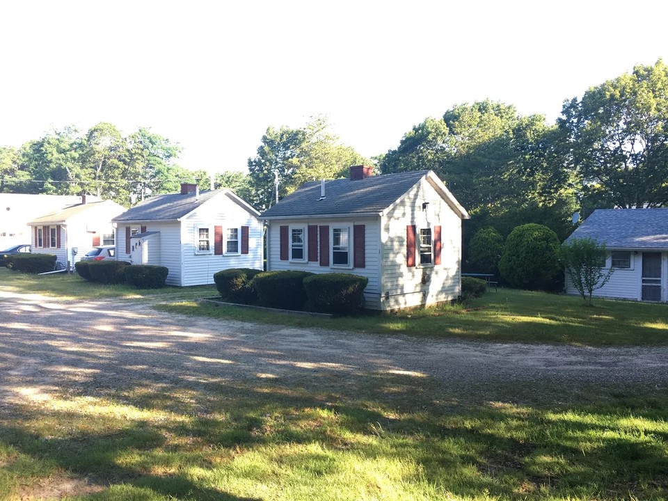 20 Route 6A in Sandwich, MA - Building Photo