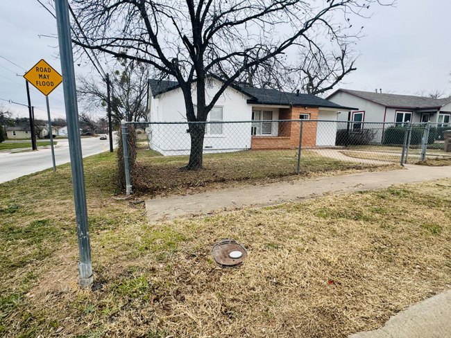 2101 Woodlawn Dr in San Angelo, TX - Building Photo - Building Photo
