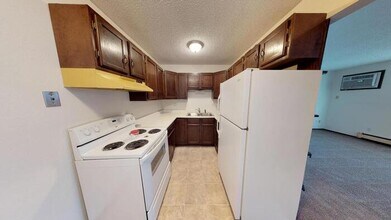 315 Eastdale Dr in Bismarck, ND - Building Photo - Building Photo