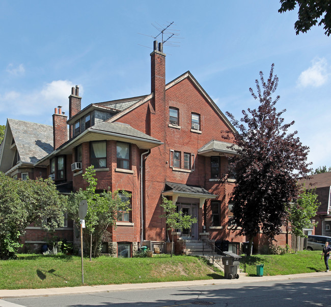 7 Playter Blvd in Toronto, ON - Building Photo - Primary Photo