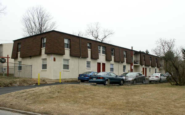 University Court in West Chester, PA - Building Photo