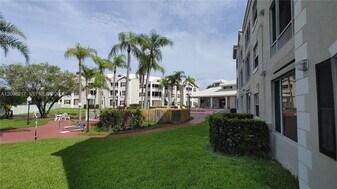2850 N Oakland Forest Dr in Oakland Park, FL - Building Photo