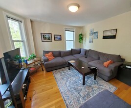 276 Pearl St, Unit 3L in Cambridge, MA - Building Photo - Building Photo