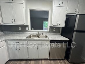 5794 Sheldon Ct in Atlanta, GA - Building Photo - Building Photo
