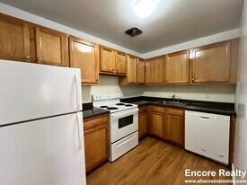309 Tappan St, Unit #1B in Brookline, MA - Building Photo