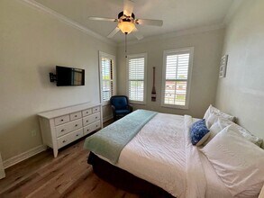 13941 Clubhouse Dr, Unit 315 in Tampa, FL - Building Photo - Building Photo