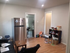 517 E Morton St in Bethlehem, PA - Building Photo