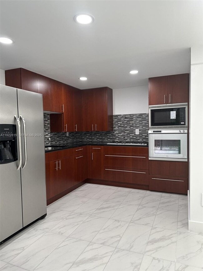 property at 7123 SW 115th Pl