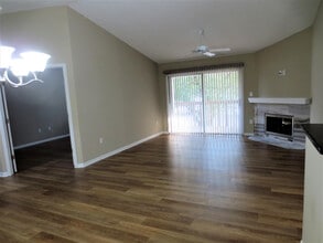 34 Rio Grande Cir in Florence, KY - Foto de edificio - Building Photo