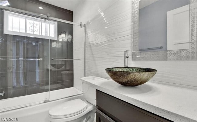 property at 1056 E Oakey Blvd