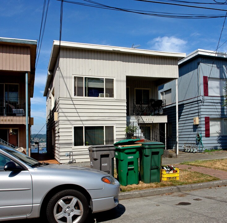 4253 Greenwood Ave N in Seattle, WA - Building Photo