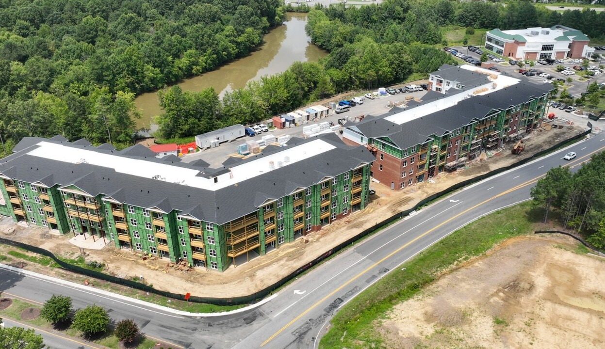 Ashlake Trails Apartments 55+ Community in Chesterfield, VA - Foto de edificio