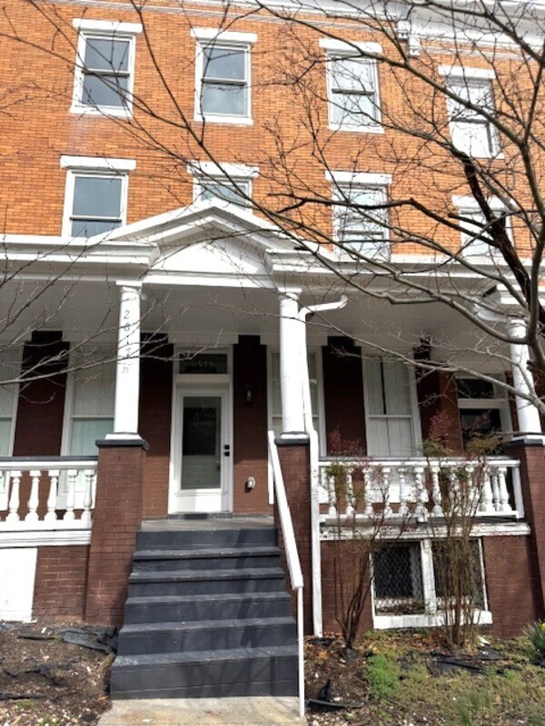 property at 2617 N Calvert St
