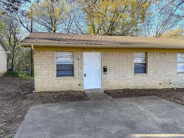 1226 W Hunt St in Sherman, TX - Building Photo