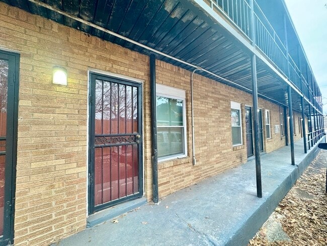 property at 139 N Claybrook St